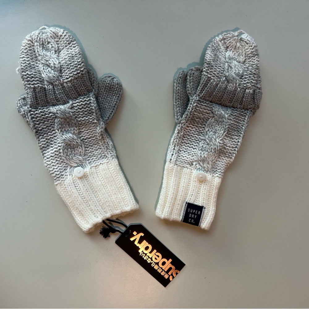 Brand New! Cute knitted Superdry gloves